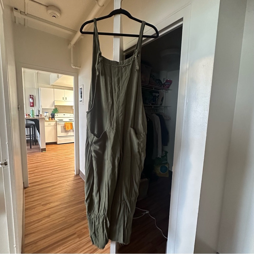 Natural life jump suit